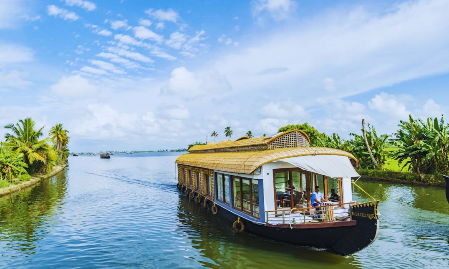 Munnar Alleppey & Kovalam Tour Package Tour Package